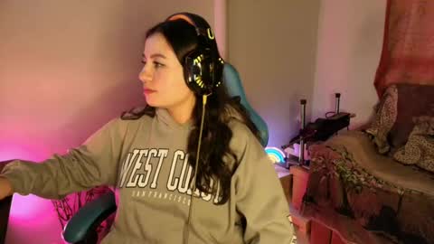 cara890713 online show from 11, 3, 2025