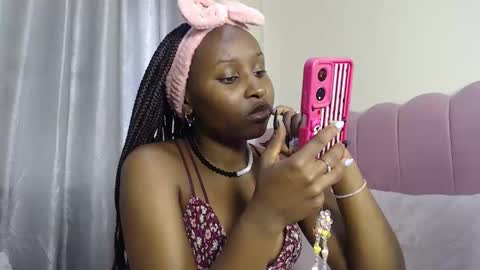 Snapshot of caramel_chocolate01 chatting on 23, 10, 2025 caramel online show from 23, 10, 2025