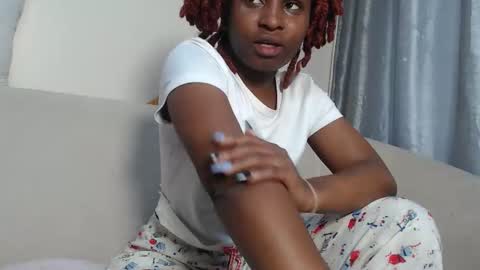 Snapshot of caramel_chocolate01 chatting on 5, 11, 2025 caramel online show from 5, 11, 2025