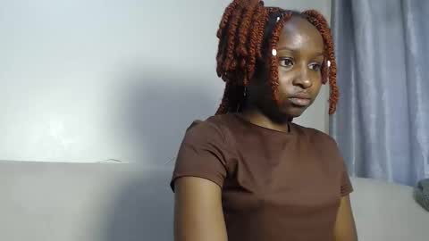 Snapshot of caramel_chocolate01 chatting on 10, 11, 2025 caramel online show from 10, 11, 2025