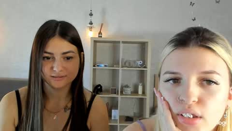caressyourself online show from 26, 12, 2024