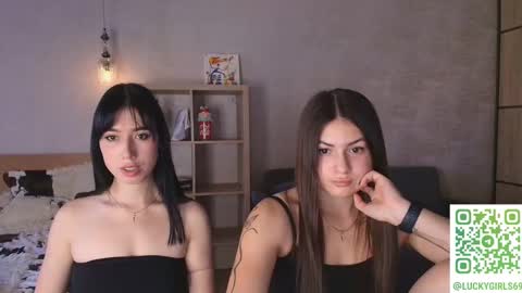 caressyourself online show from 22, 9, 2025