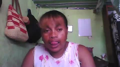 carinesexy69 online show from 13, 12, 2024