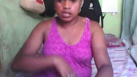carinesexy69 online show from 15, 12, 2024