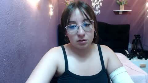Snapshot of carla_999 chatting on 6, 11, 2025 carla_999 online show from 6, 11, 2025