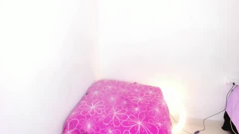 Snapshot of carla_morrinson2 chatting on 19, 12, 2025 carla_morrinson2 online show from 19, 12, 2025