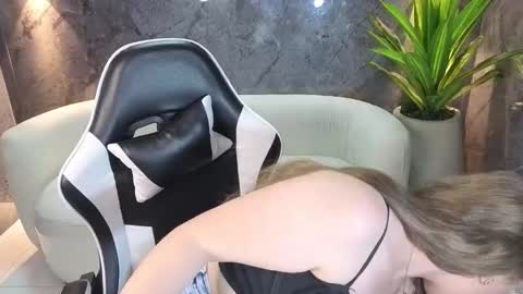 Carla  online show from 20, 10, 2025