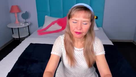 Carla Vogue online show from 31, 10, 2025