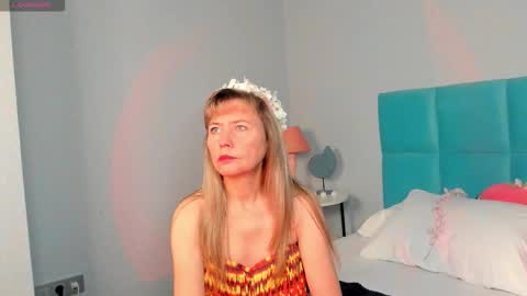 Carla Vogue online show from 9, 11, 2025