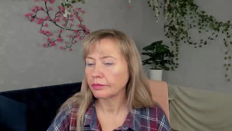 Carla Vogue online show from 19, 11, 2025