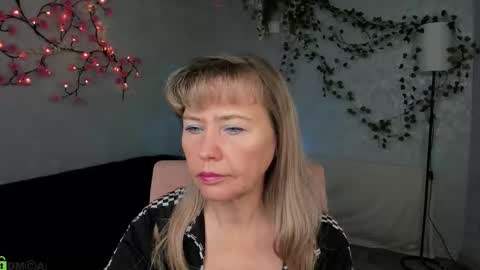 Carla Vogue online show from 2, 12, 2025