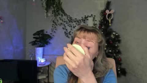 Carla Vogue online show from 14, 12, 2025