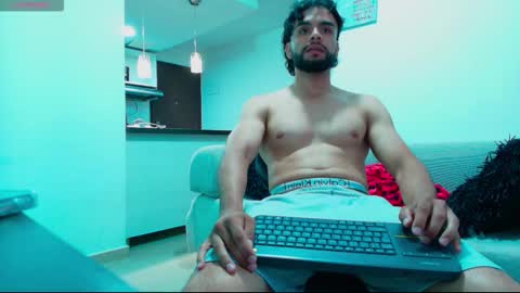 Snapshot of carlbadams96 chatting on 26, 10, 2025 sebasfit online show from 26, 10, 2025