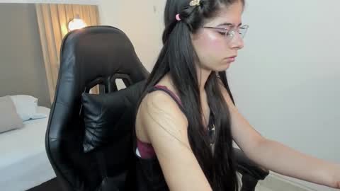 Snapshot of carlina_15 chatting on 25, 10, 2025 C A R L I N A online show from 25, 10, 2025