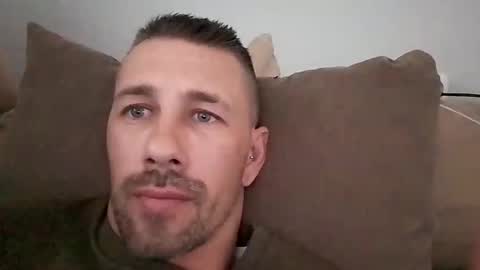 Snapshot of carloscadiz11 chatting on 2, 11, 2025 carloscadiz11 online show from 2, 11, 2025