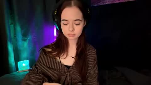 Snapshot of carmellacarrico chatting on 16, 10, 2025 Rin online show from 16, 10, 2025