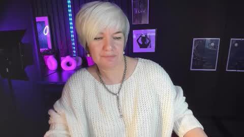 Snapshot of carmensoft chatting on 4, 11, 2025 Carmen online show from 4, 11, 2025