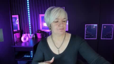 Snapshot of carmensoft chatting on 16, 11, 2025 Carmen online show from 16, 11, 2025