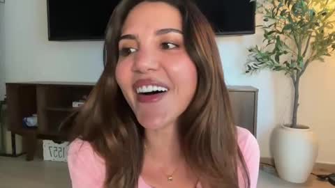 Your fav goddess online show from 4, 11, 2025