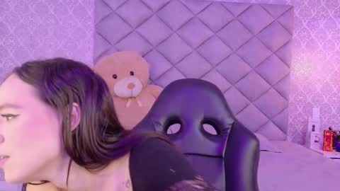 caro_adams1 online show from 18, 11, 2025