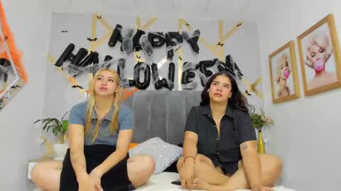 Snapshot of caro_danna chatting on 9, 10, 2025 Caroline online show from 9, 10, 2025