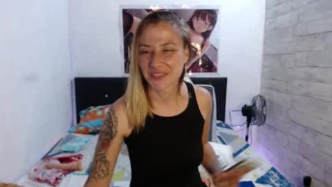 Snapshot of caro_milf_ chatting on 26, 2, 2025 Caro milf online show from 26, 2, 2025