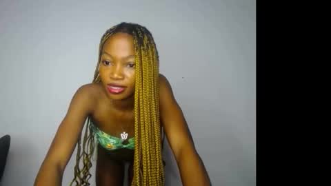 Snapshot of carobaby8 chatting on 17, 11, 2025 caroline online show from 17, 11, 2025