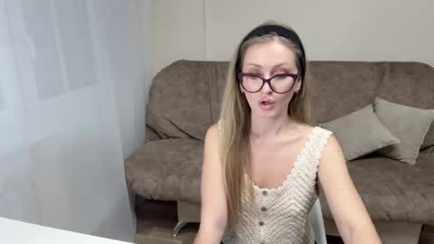 Snapshot of carolin_rogers chatting on 17, 11, 2025 Carolin online show from 17, 11, 2025