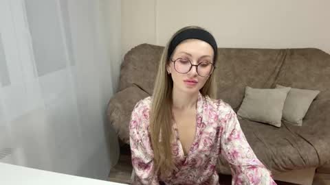 Snapshot of carolin_rogers chatting on 20, 11, 2025 Carolin online show from 20, 11, 2025