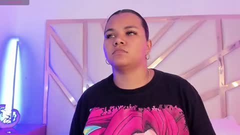 carolina_evannss online show from 18, 11, 2025