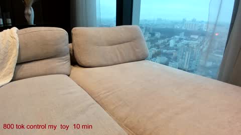 Lina.I will online 1 December   online show from 17, 1, 2025