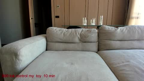 Lina.I will online 1 December   online show from 25, 2, 2025