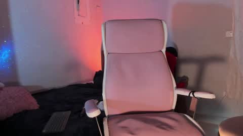 Snapshot of carolinarossees chatting on 26, 2, 2025 CARO online show from 26, 2, 2025