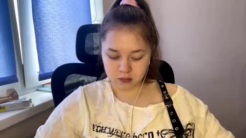 carolindueno online show from 7, 3, 2026