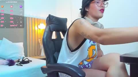 c a r o l i n e online show from 16, 9, 2025