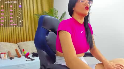 c a r o l i n e online show from 27, 9, 2025