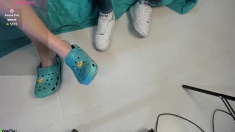 caroline daring online show from 10, 10, 2025