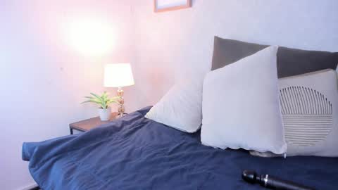  Caroline  online show from 19, 12, 2025