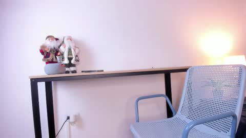  Caroline  online show from 13, 1, 2026