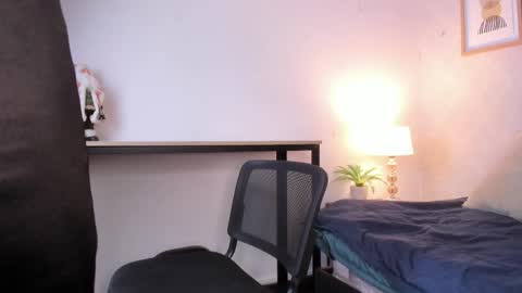  Caroline  online show from 15, 1, 2026