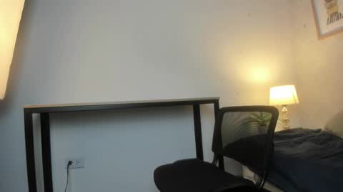  Caroline  online show from 4, 2, 2026