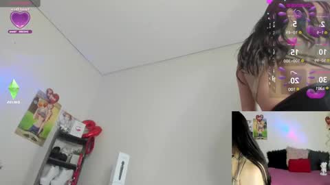 Snapshot of caroline_lenox chatting on 6, 3, 2025 Caroline Lenox online show from 6, 3, 2025