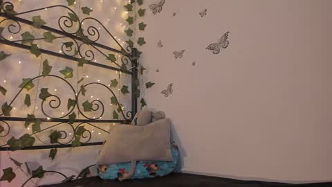 Snapshot of caroline_millerr chatting on 19, 11, 2025 caroline_millerr online show from 19, 11, 2025