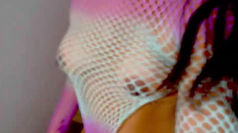 Snapshot of caroline_smit1 chatting on 9, 3, 2026 CAROLINES SMITH online show from 9, 3, 2026