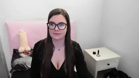 Snapshot of carolineamore chatting on 11, 3, 2026 CarolineAmore online show from 11, 3, 2026