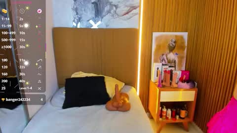 Snapshot of carolinecastle chatting on 5, 3, 2026 OSNA online show from 5, 3, 2026