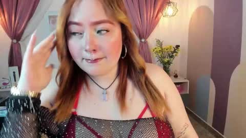 Carolinee  online show from 27, 9, 2025