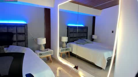 Caro  online show from 12, 10, 2025