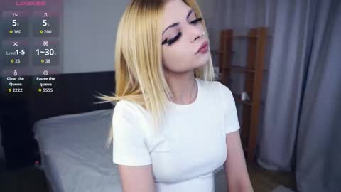 Hello everyone Im Monica Its my first day Were going to have fun together  online show from 12, 10, 2025