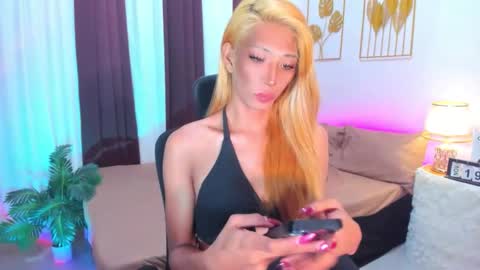 casandrawilson online show from 20, 11, 2025